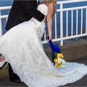 Elegant White Lace Wedding Dress